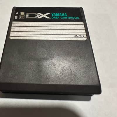 Yamaha Dx-7 voice rom cartridge 3 master group and keyboard pluck group 1990  - Brown image 5