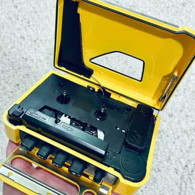 Sony WM-AF54 [COLLECTIBLE] Walkman Cassette Player, Top Yellow, Working ! image 8