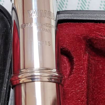 Yamaha YFL-211S-(closed hole)-Flute-2026 - Silver Plated- Pristine image 3