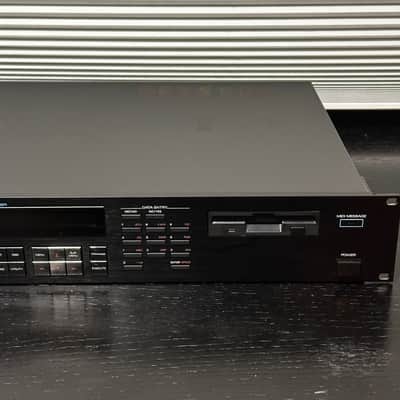 Roland S-550 Digital Sampler image 7