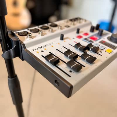 Behringer FLOW 8 Bluetooth Controlled 8-Input Digital Mixer 2020 - Present - Grey image 2