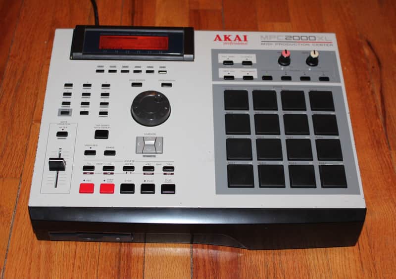 AKAI MPC2000XL, CUSTOM BLACK TRIM, ORANGE LCD BACKLIGHT, INTERNAL