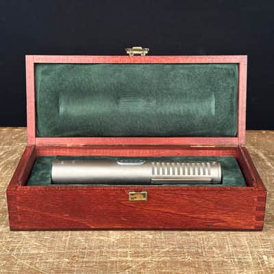 Royer Labs R-121 Ribbon Microphone. R121 R 121 image 3