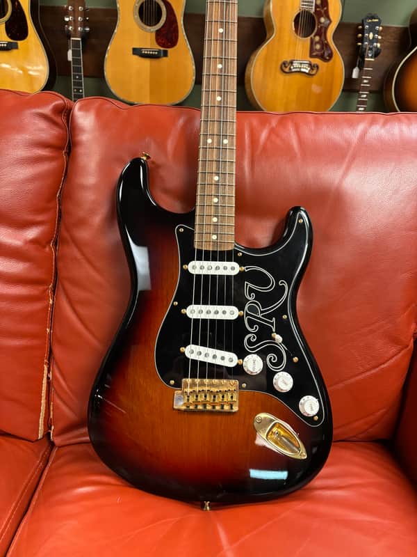 2015 Fender Stevie Ray Vaughan Stratocaster 3-Color Sunburst