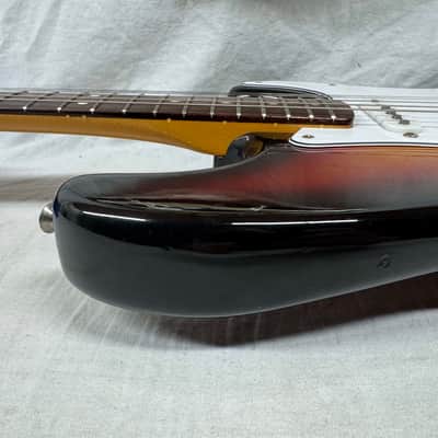 Fender American Vintage Reissue AVRI '62 Stratocaster Guitar with Case 1988 - 3-Color Sunburst / Rosewood fingerboard image 20