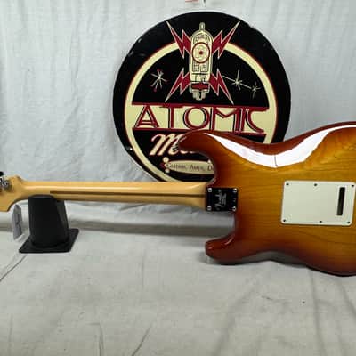 Fender American Stratocaster Guitar with Gator Case 2016 - Sienna Sunburst / Maple neck image 8
