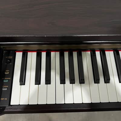 Yamaha YDP-113 Digital Piano With Stool and Sustain Pedal Bild 3