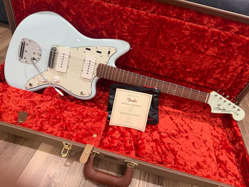 Fender American Vintage "Thin Skin" '62 Jazzmaster LTD 2024 Sonic Blue Offset UK Bridge 9.5” Radius