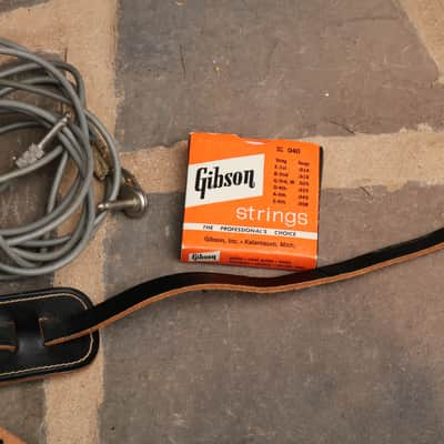 1960's Gibson String pack box + vintage cable and leather strap image 4