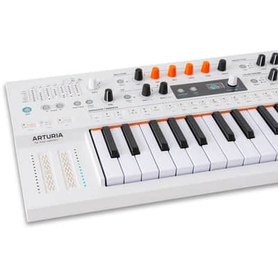 Arturia MiniFreak Vocoder 6-Voice Spontaneous Algorithmic Synthesizer with Gooseneck Microphone image 6
