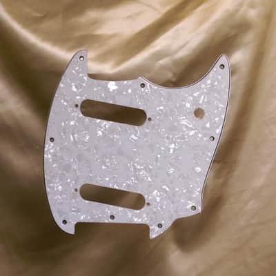 Replacement pickguard for Squier Bullet or Sonic Mustang convert to single coils image 3