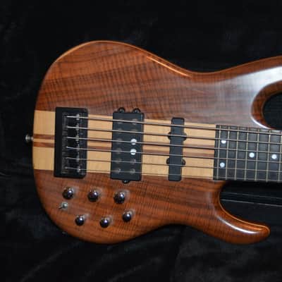 Carvin lb76 6 string bass guitar walnut image 2