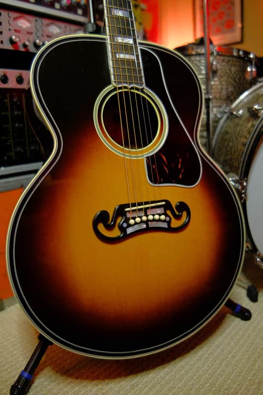 Gibson SJ-200 Western Classic