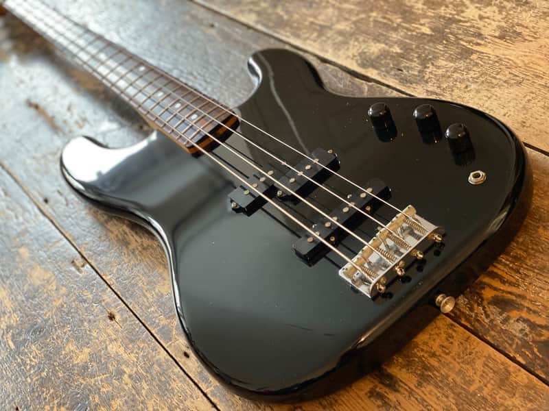 Boxer Jazz Bass (JB-555) — Fender Japan Archive