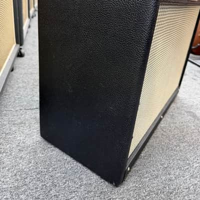 Fender Hot Rod Deluxe 112 Enclosure 80-Watt 1x12" Guitar Speaker Cabinet 2011 - Black image 3