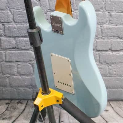 Squier Classic Vibe '70s Stratocaster with Laurel Fretboard 2021 - Present - Sonic Blue image 6