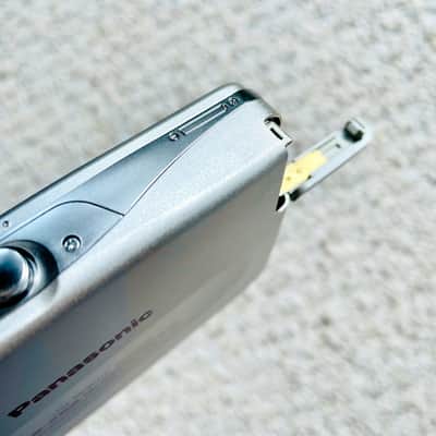 [RARE]PANASONIC RQ S75 Walkman Cassette Player, Awesome Silver ! Working ! image 10