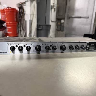 TC Electronic M300 Dual Engine Effects Processor 2000s - Silver image 2