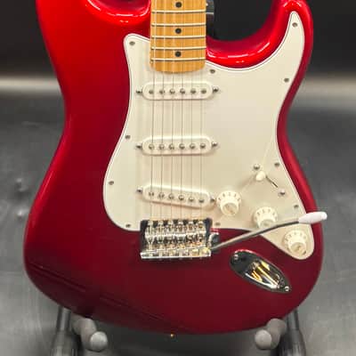 Fender Standard Stratocaster 2007 - Red image 1