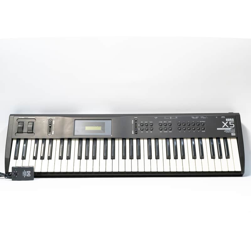 KORG X5 シンセサイザー Korg X5 - 61-Key Music Synthesizer / Keyboard with Power Supply