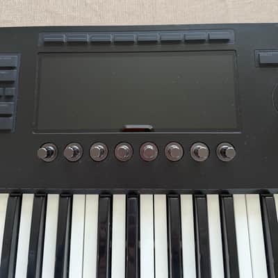 Native Instruments S61 Komplete Kontrol MK3 keyboard w polyphonic aftertouch 2023 - Black image 4