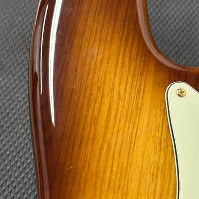 Fender 75th Anniversary Commemorative Jazz Bass (2021) - 2-Color Bourbon Burst #42694 with Original Hard Case image 10
