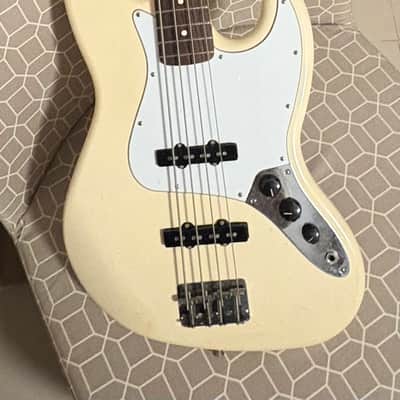 Fender Standard Jazz Bass image 4