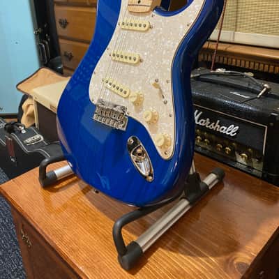 Fender Deluxe Stratocaster P/C Sapphire Blue Transparent image 2
