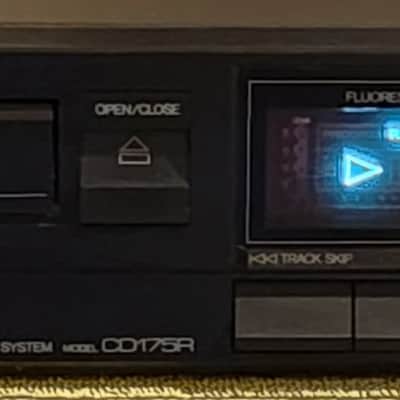 Emerson Emerson CD-175R vintage, single-disc home CD player 80s  - Black image 2