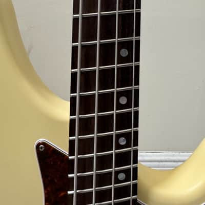 Kiesel JBM4 2022 - Vintage Cream w/ matching headstock image 10