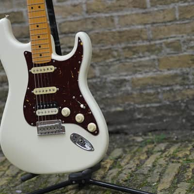 Fender American Professional II Stratocaster HSS - Olympic White image 2