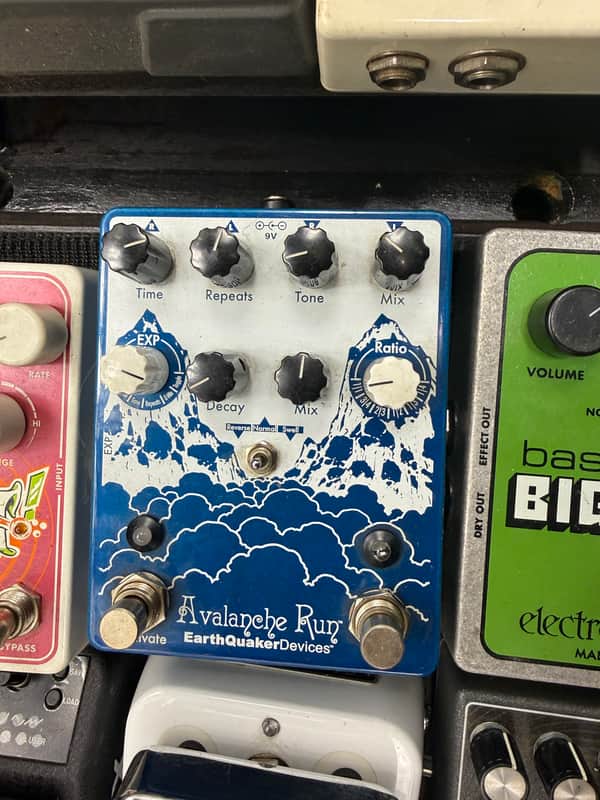 EarthQuaker Devices Avalanche Run Stereo Reverb & Delay with Tap Tempo
