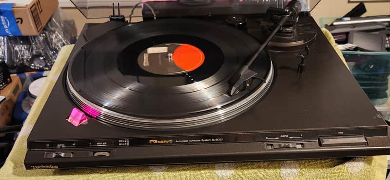 Technics Technics SL-BD22 is a semi-automatic, belt-driven turntable 2000 - Black image 1