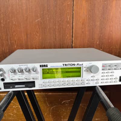 Korg Triton Rack Synthesizer/Sampler Workstation Ver 1.5.1 w/ power supply New DISPLAY
