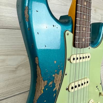 Fender Custom Shop 1961 Stratocaster Heavy Relic Aged Ocean Turquoise over 3-Color Sunburst image 7