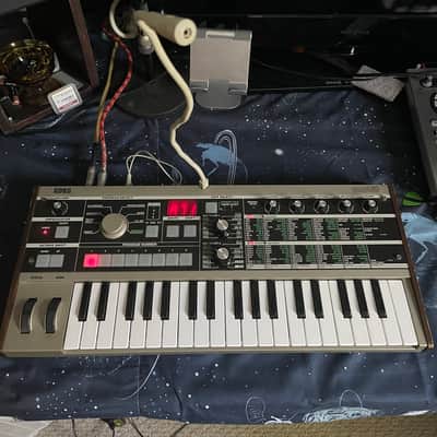 Korg MicroKORG 37-Key Synthesizer Vocoder Works & Incl OG Mic image 1