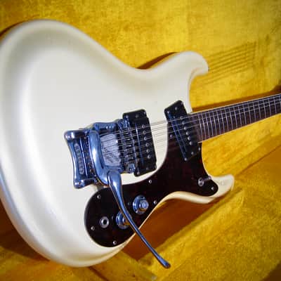 Mosrite Ventures 12 String Vintage 1966 Electric Guitar Mark XII Near Mint Pearl White with HSC image 2