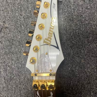 ibanez jem 7 dizmazio pick ups, floral print inlays w/scalloped frets image 10