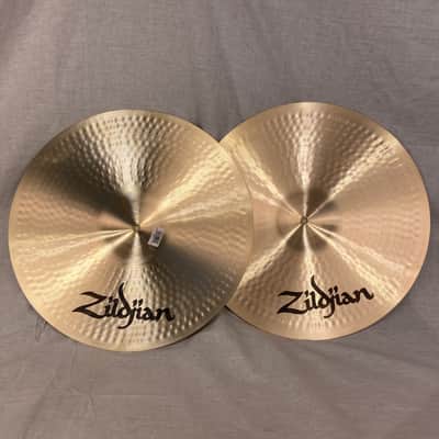 Zildjian Concert Stage 18" Pair image 2