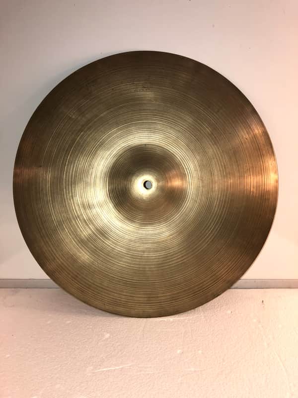 Zildjian Avedis 18” crash cymbal 1970’s image 1