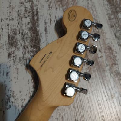 Fender Deluxe Players Stratocaster Ash body w/ Maple Fretboard 7 Tone Switch 70s Headstock Gen III Noiseless Pickups MIM image 12