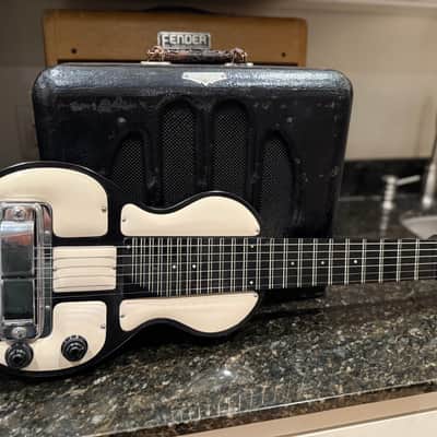 1942 Rickenbacher 200A Tube Amp & Late 40s Model B Bakelite Lap Steel Combo | HISTORIC PACKAGE image 13