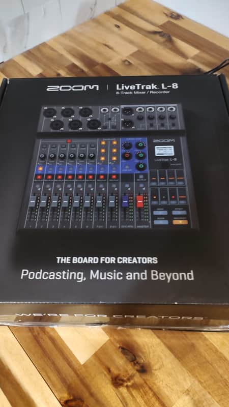 Zoom LiveTrak L-8 Digital Mixer / Recorder