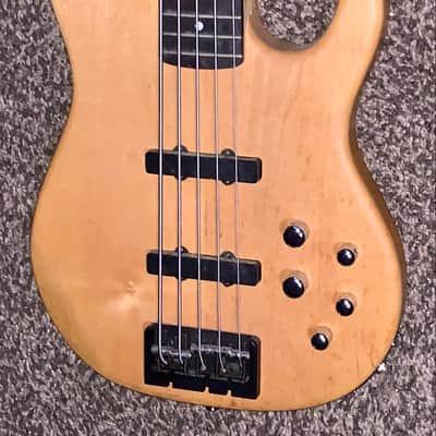 Carvin  B5 5 string bass electric guitar  made in the USA  natural gigbag image 3