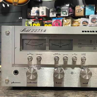 Marantz Model 2238B 38-Watt Stereo Solid-State Receiver 1977 - 1979 - Silver image 2