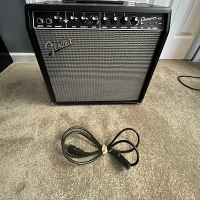 Fender Champion 40 2-Channel 40-Watt 1x12" Guitar Practice Amp 2017 - Black image 3
