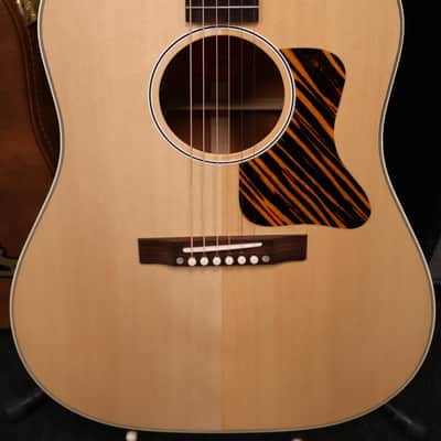 Gibson J-35 Faded 30's Antique Natural image 2