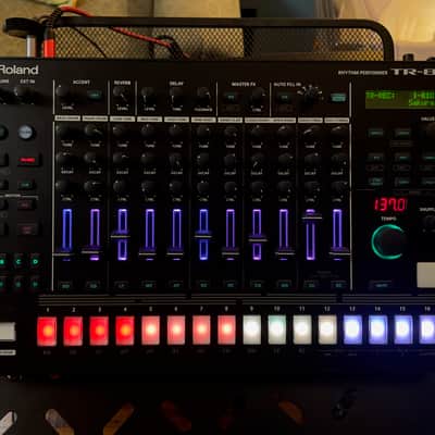 Roland TR-8S AIRA Rhythm Performer with Sample Playback 2018 - Present Black image 4