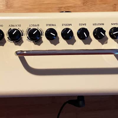 Yamaha THR10 desktop guitar amp Amplifier Mint Condition image 5