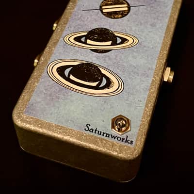 Saturnworks Buffered Splitter Pedal with Phase Inverter / Inversion Switches for Guitar or Bass - Handcrafted in California